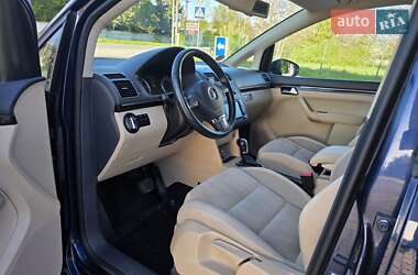 Минивэн Volkswagen Touran 2010 в 