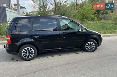 Мінівен Volkswagen Touran 2005 в 