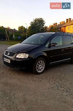 Минивэн Volkswagen Touran 2006 в Житомире
