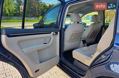 Минивэн Volkswagen Touran 2010 в 