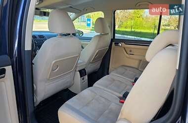 Минивэн Volkswagen Touran 2010 в 