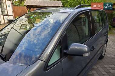 Мінівен Volkswagen Touran 2004 в 