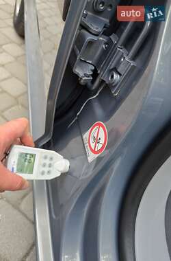 Мінівен Volkswagen Touran 2004 в 