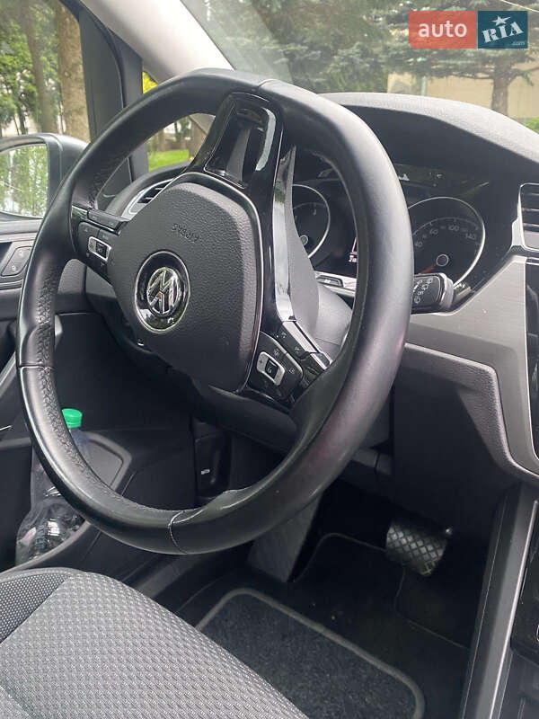 Мікровен Volkswagen Touran 2019 в Стрию
