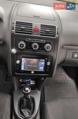 Минивэн Volkswagen Touran 2010 в 
