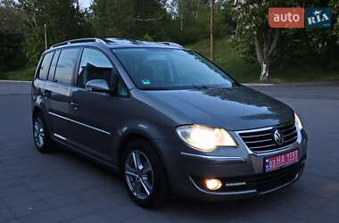 Минивэн Volkswagen Touran 2008 в 