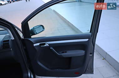 Минивэн Volkswagen Touran 2008 в 