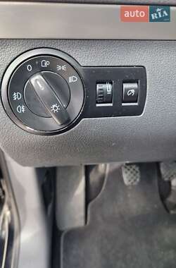 Минивэн Volkswagen Touran 2007 в 