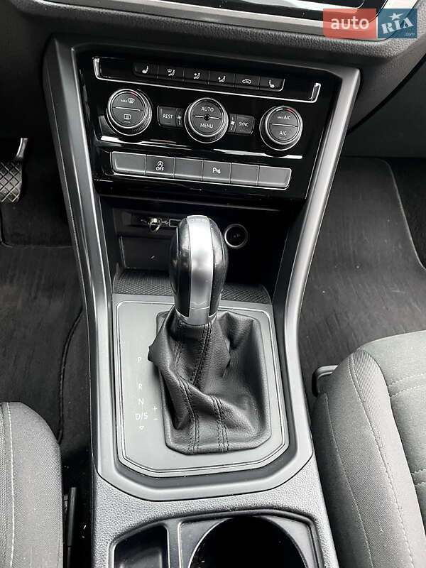 Мікровен Volkswagen Touran 2018 в Кропивницькому