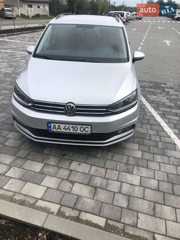 Минивэн Volkswagen Touran 2015 в 