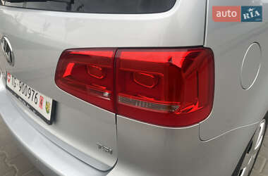 Мінівен Volkswagen Touran 2011 в 