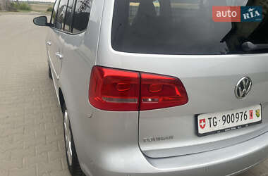 Мінівен Volkswagen Touran 2011 в 