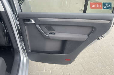 Мінівен Volkswagen Touran 2011 в 