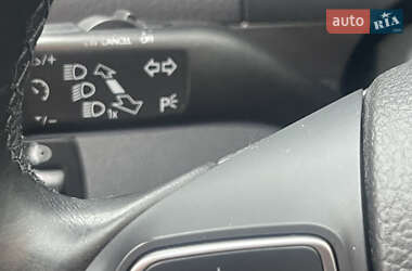 Мінівен Volkswagen Touran 2011 в 