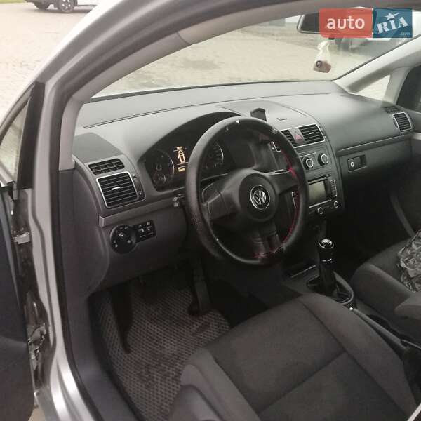 Мінівен Volkswagen Touran 2013 в Львові фото 17 Мінівен Volkswagen Touran 2013 в Львові