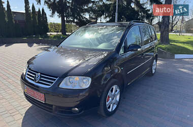Минивэн Volkswagen Touran 2006 в Староконстантинове