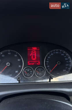Минивэн Volkswagen Touran 2006 в 