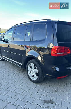 Минивэн Volkswagen Touran 2011 в 