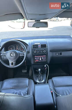 Минивэн Volkswagen Touran 2011 в 