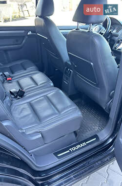 Минивэн Volkswagen Touran 2011 в 