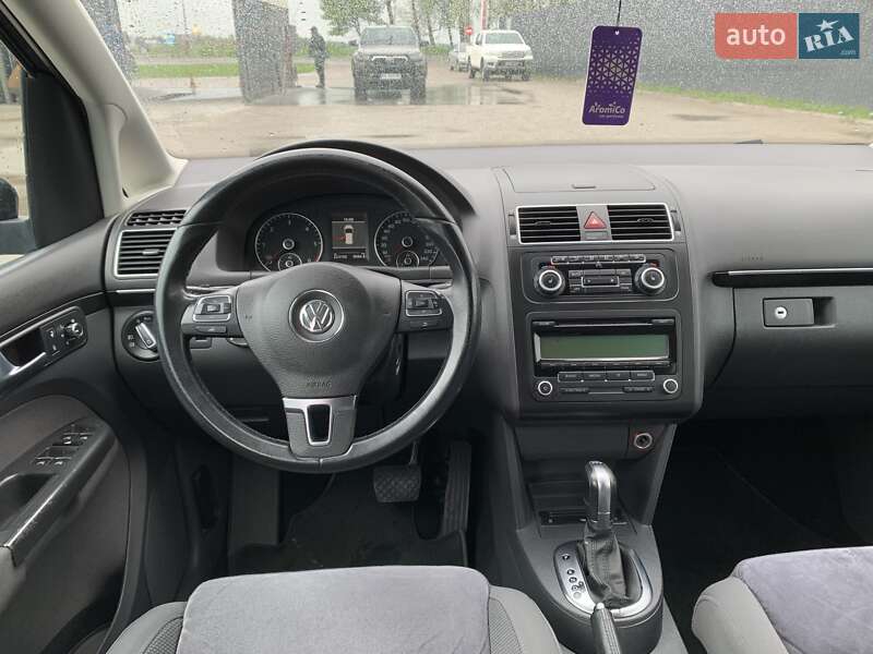 Мінівен Volkswagen Touran 2010 в Заліщиках