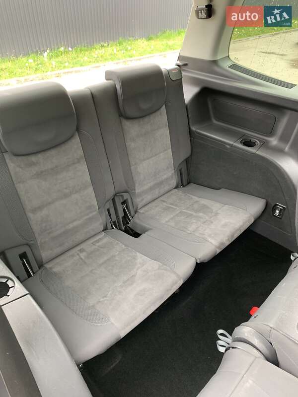 Мінівен Volkswagen Touran 2010 в Заліщиках