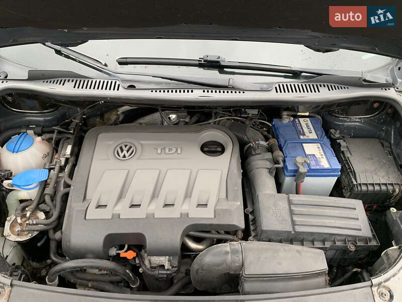 Мінівен Volkswagen Touran 2010 в Заліщиках