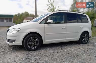 Минивэн Volkswagen Touran 2009 в Звягеле