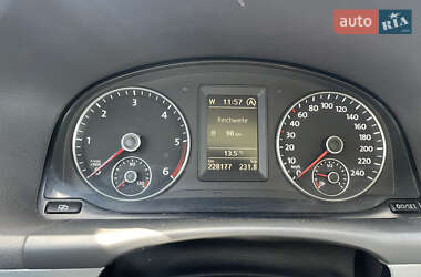 Минивэн Volkswagen Touran 2012 в 
