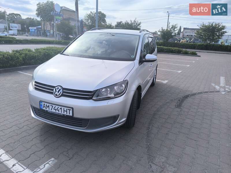 Мінівен Volkswagen Touran 2010 в 