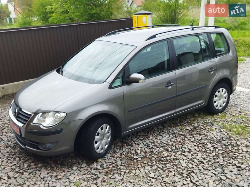 Минивэн Volkswagen Touran 2008 в 