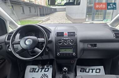 Минивэн Volkswagen Touran 2006 в 