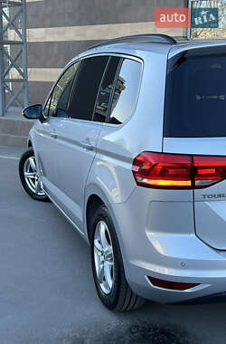 Микровэн Volkswagen Touran 2020 в 