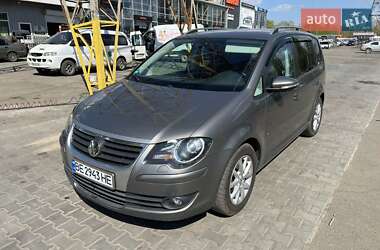 Минивэн Volkswagen Touran 2010 в Николаеве