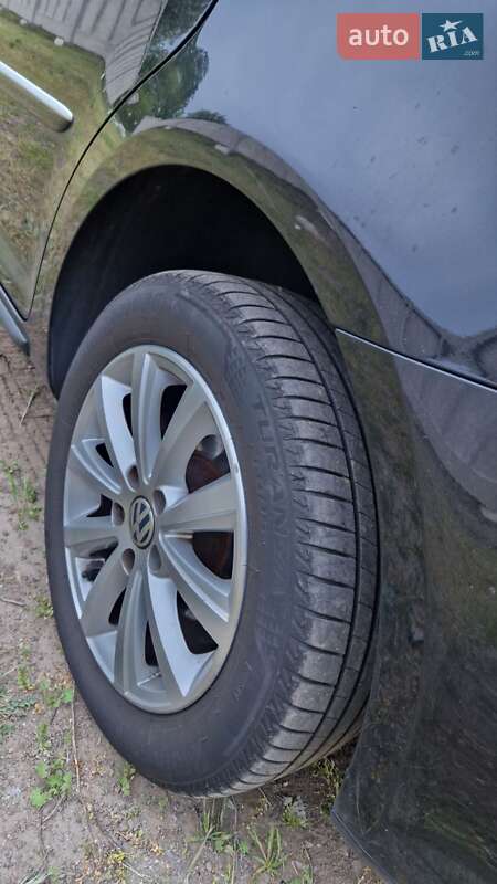 Мінівен Volkswagen Touran 2012 в Черкасах