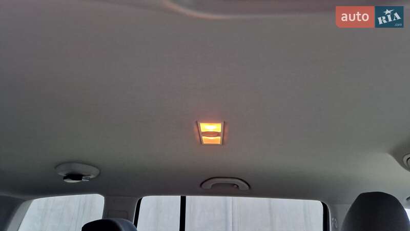 Мінівен Volkswagen Touran 2012 в Черкасах