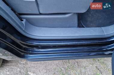 Минивэн Volkswagen Touran 2012 в 