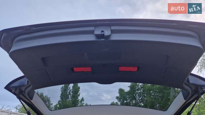 Мінівен Volkswagen Touran 2012 в Черкасах