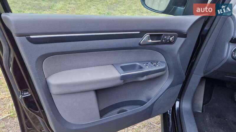 Мінівен Volkswagen Touran 2012 в Черкасах