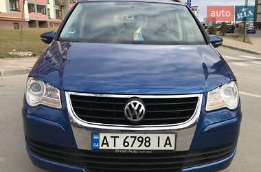 Мінівен Volkswagen Touran 2009 в 