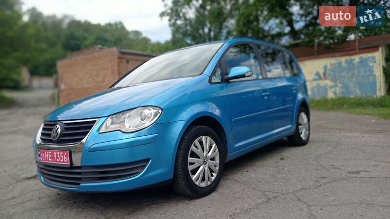 Мінівен Volkswagen Touran 2007 в 