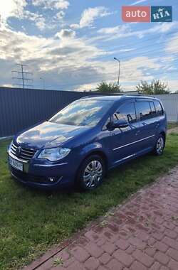 Минивэн Volkswagen Touran 2010 в Броварах