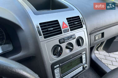 Мінівен Volkswagen Touran 2008 в 