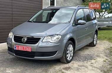Минивэн Volkswagen Touran 2010 в Ровно