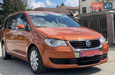 Минивэн Volkswagen Touran 2009 в Староконстантинове