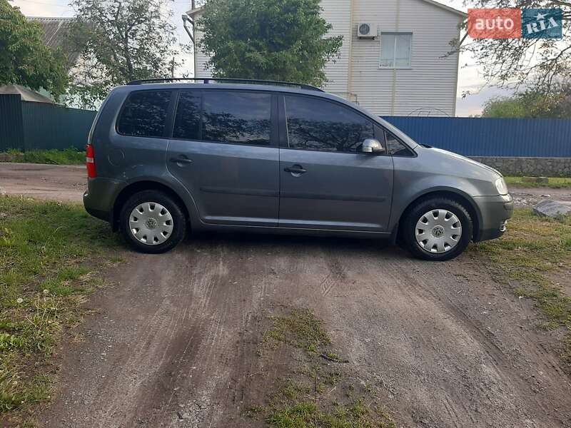Минивэн Volkswagen Touran 2004 в Полтаве
