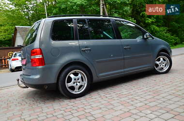 Мінівен Volkswagen Touran 2007 в 