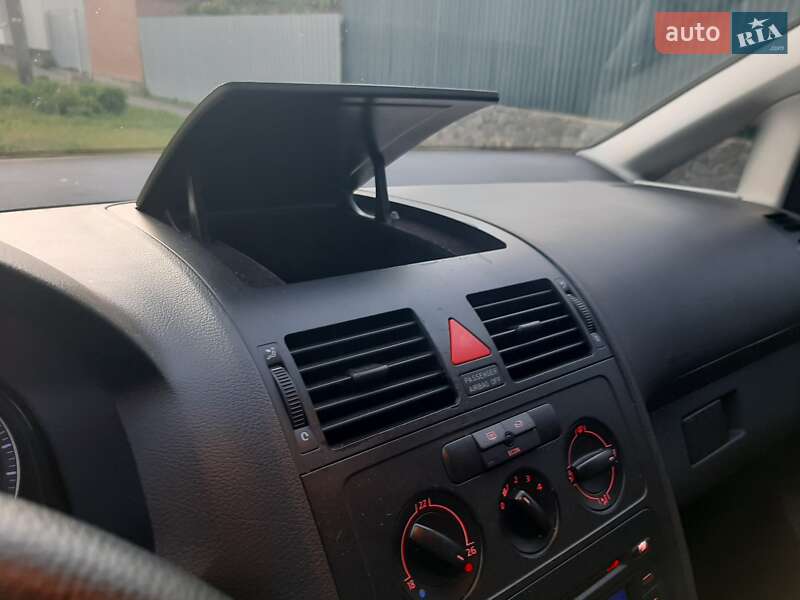 Минивэн Volkswagen Touran 2004 в Полтаве