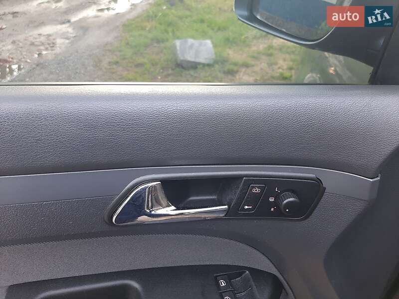 Минивэн Volkswagen Touran 2004 в Полтаве