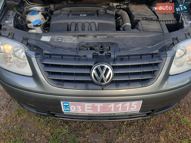 Минивэн Volkswagen Touran 2004 в Полтаве